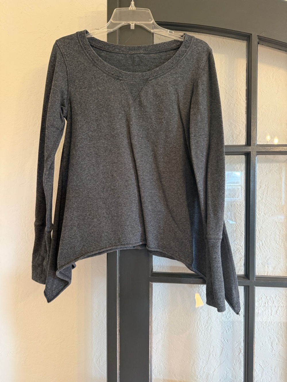 Women’s Charcoal Gray Long Sleeve Asymmetric Hem Top
